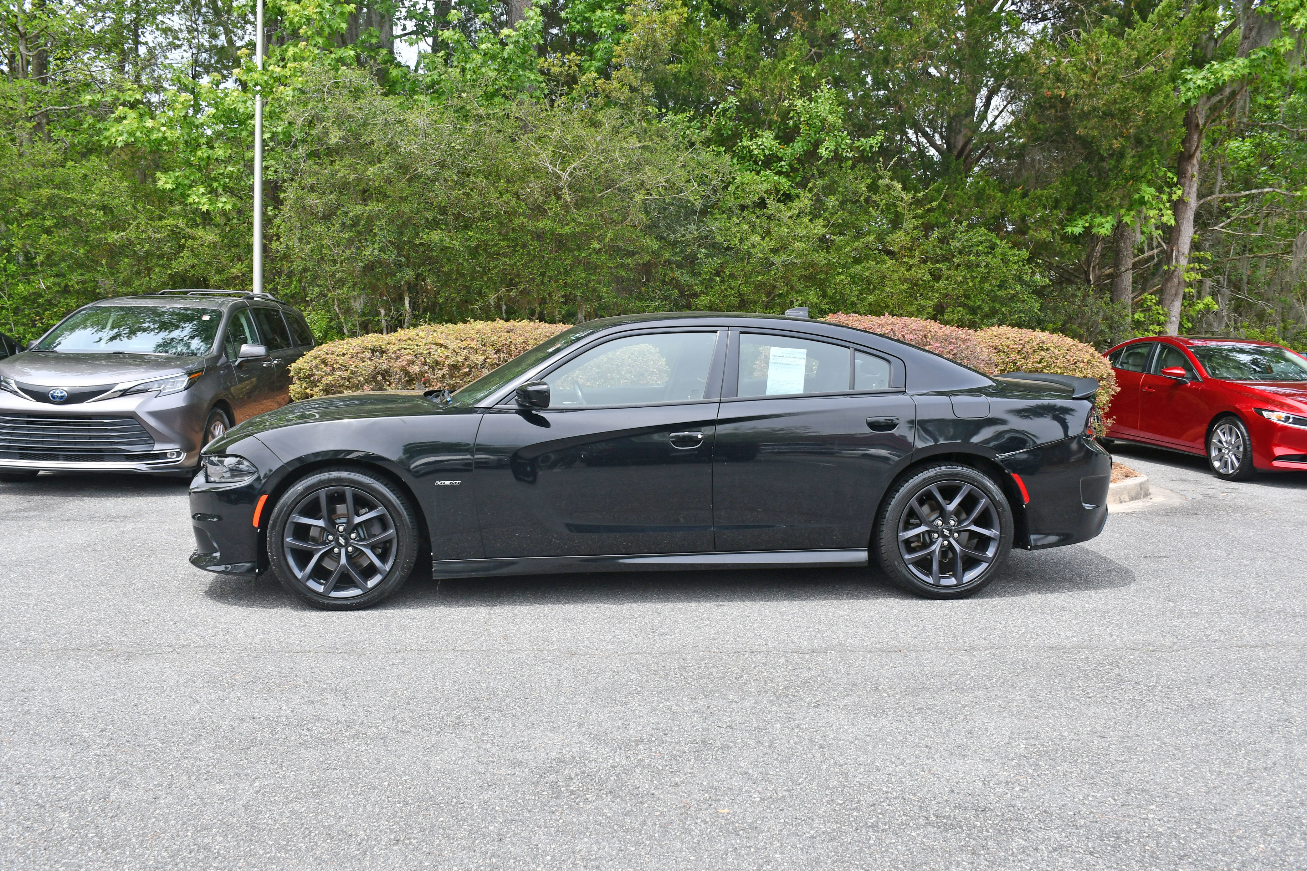 Used 2019 Dodge Charger R/T w/ Blacktop Package image 2