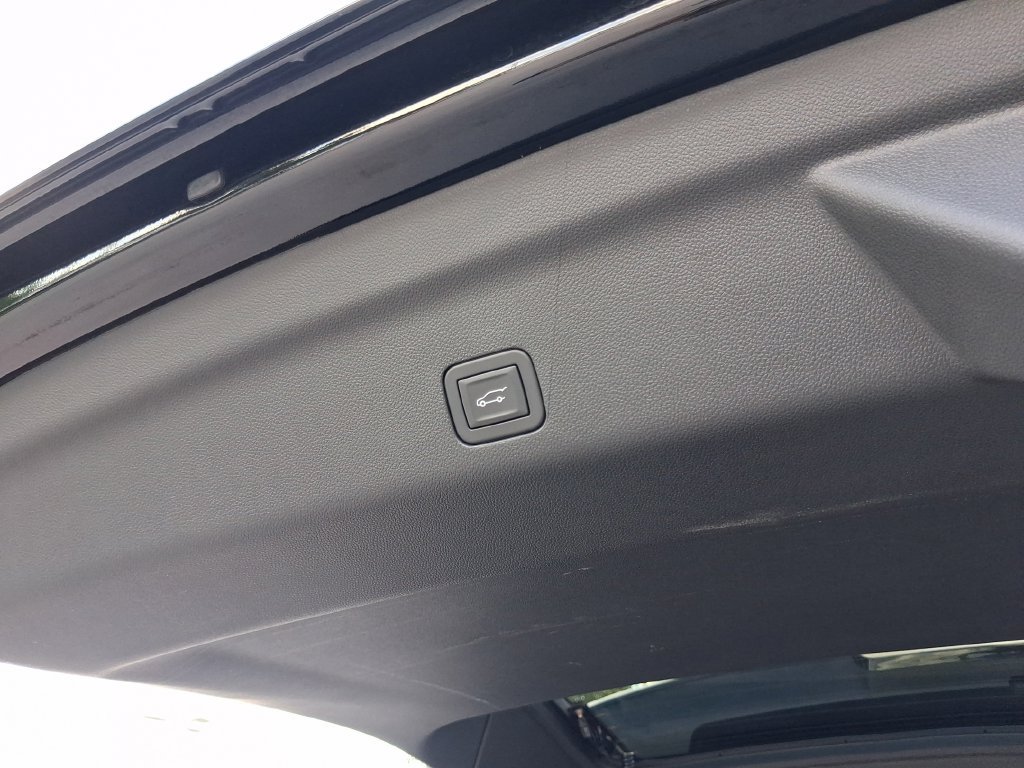Used 2022 Chevrolet Tahoe LT RWD image 13