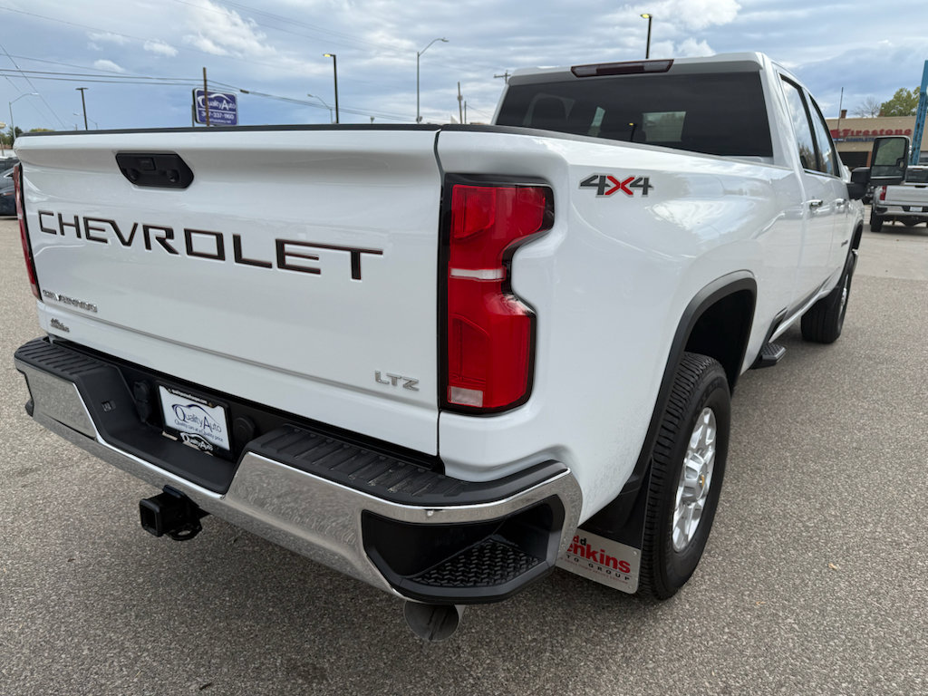 Used 2024 Chevrolet Silverado 3500 LTZ image 6