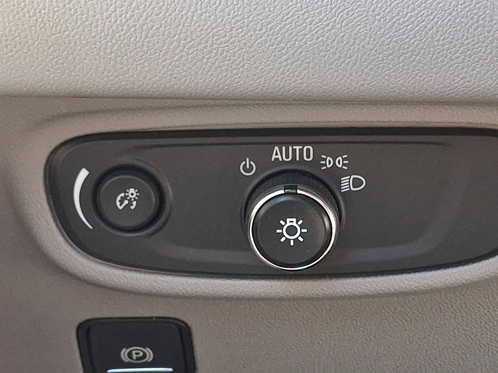 Used 2020 GMC Terrain SLE w/ Driver Convenience Package image 25