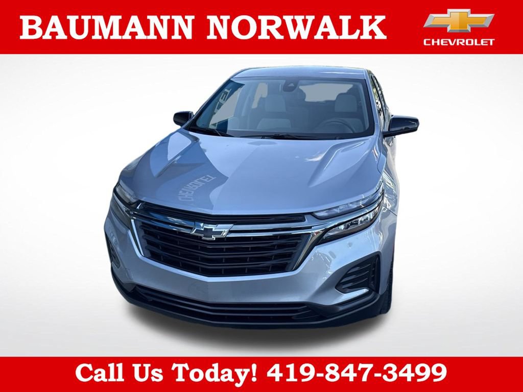 Used 2024 Chevrolet Equinox LS w/ LS Convenience Package FWD image 2