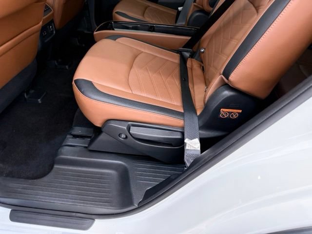 Used 2023 Nissan Pathfinder Platinum AWD/4WD image 19