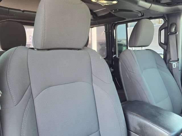 Used 2023 Jeep Wrangler Unlimited w/ Cold Weather Group AWD/4WD image 38