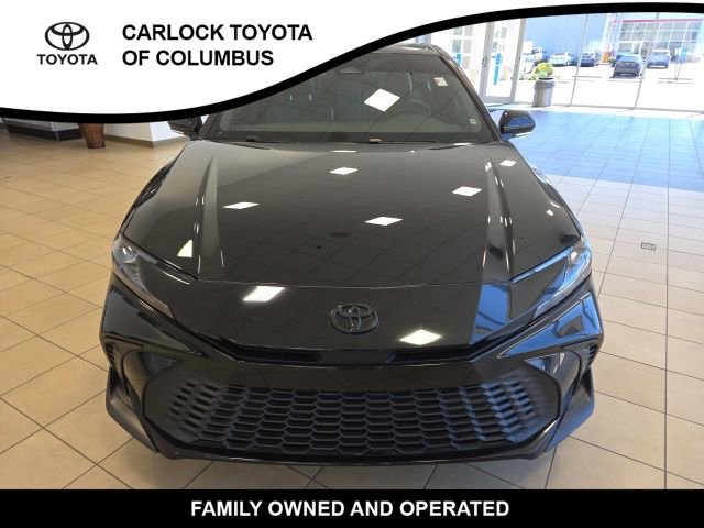 Used 2025 Toyota Camry SE w/ Convenience Package image 4