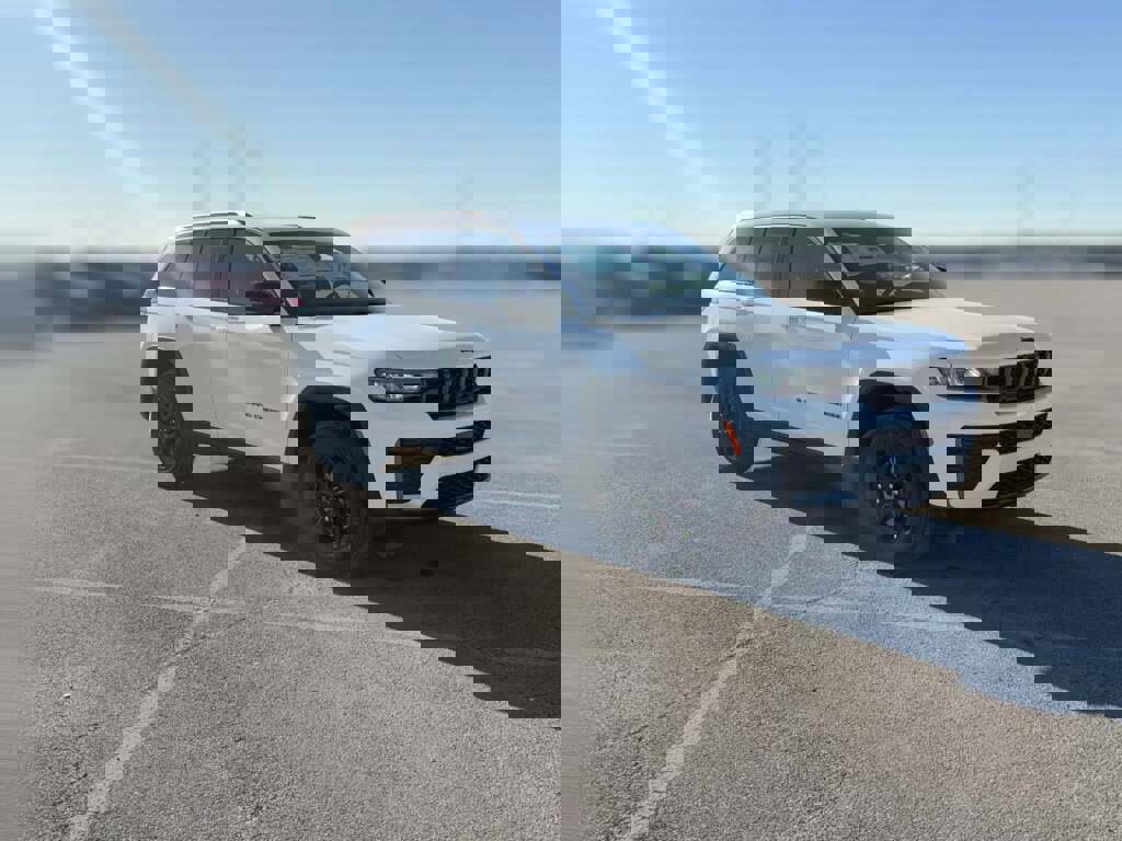 New 2026 Jeep Grand Cherokee Altitude image 16