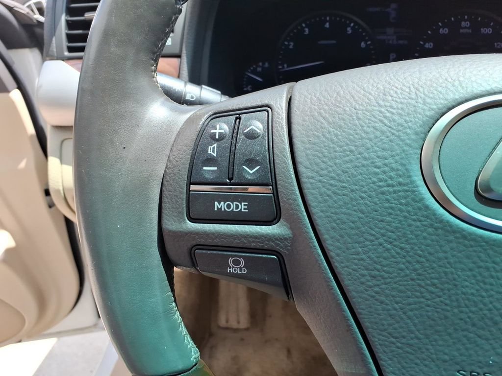 Used 2014 Lexus LS 460 w/ Comfort Package RWD image 18