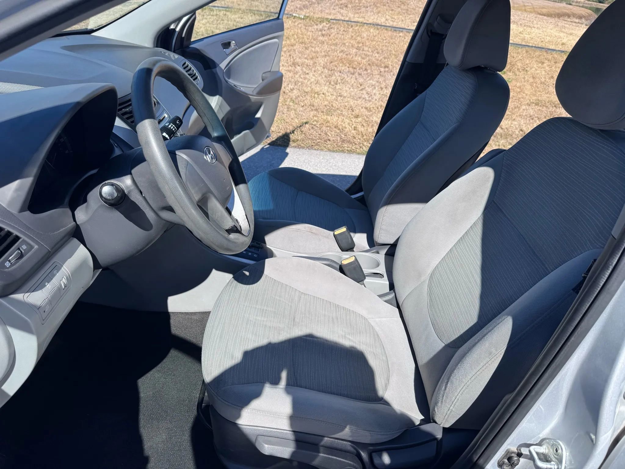 Used 2015 Hyundai Accent GLS image 9