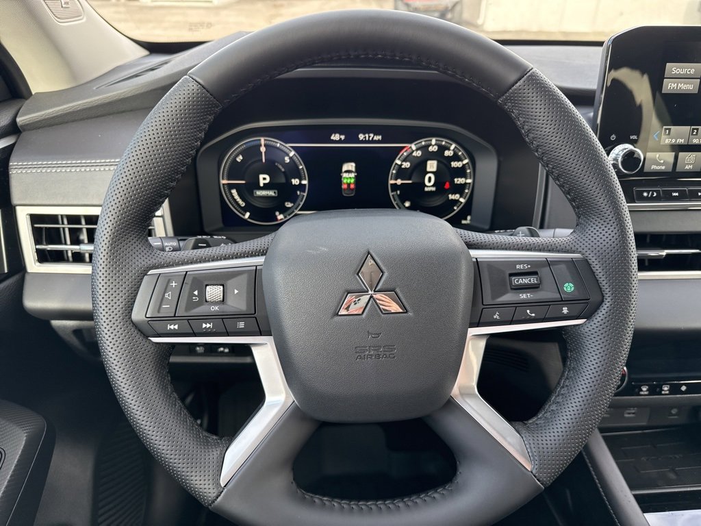 New 2025 Mitsubishi Outlander SE image 15