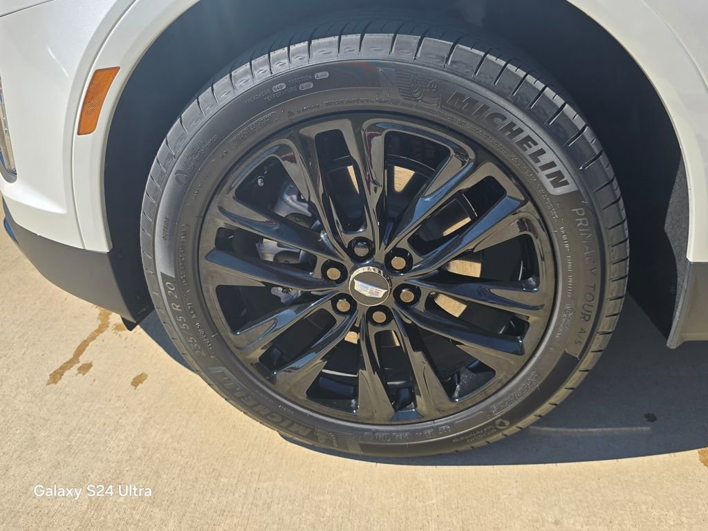 New 2026 Cadillac XT5 Luxury w/ LPO, Bronce Accent Package image 9