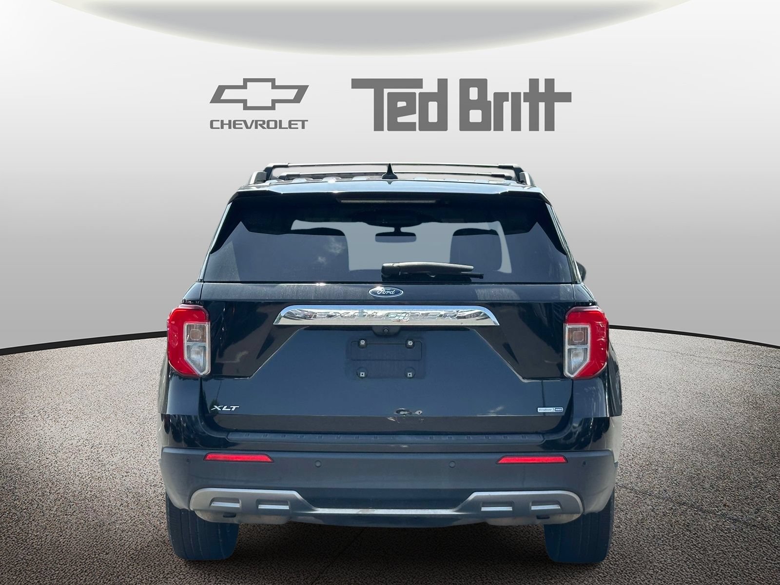Used 2020 Ford Explorer XLT w/ Equipment Group 202A AWD/4WD image 5