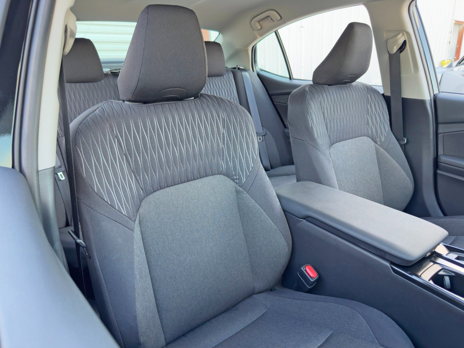 Used 2025 Toyota Camry LE w/ Convenience Package image 35