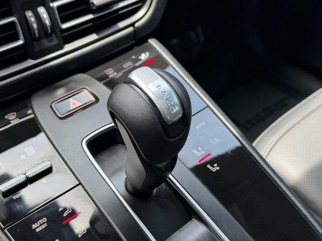 Used 2025 Porsche Macan Turbo AWD/4WD image 24