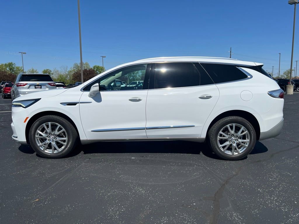 Used 2023 Buick Enclave Essence w/ Experience Buick Package AWD/4WD image 3