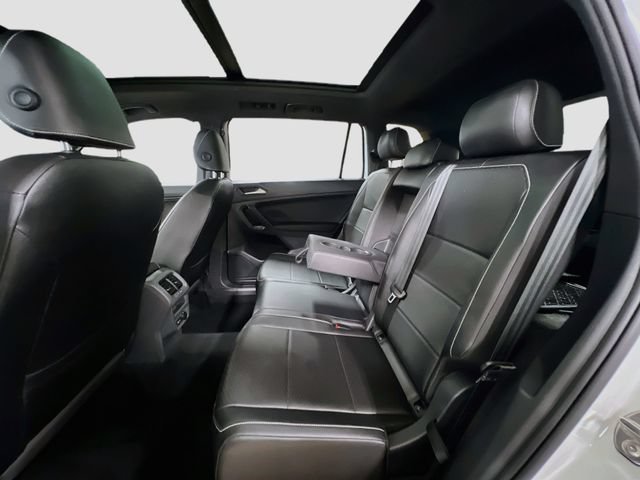 Used 2021 Volkswagen Tiguan SE R-Line AWD/4WD image 24