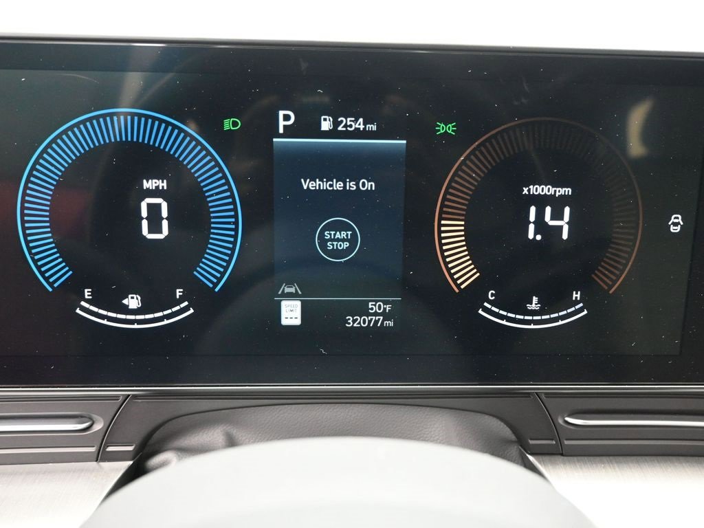 Used 2025 Hyundai Kona SEL image 25