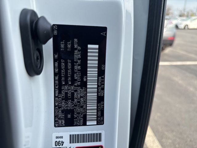 Used 2025 Toyota Sienna XLE w/ XLE Plus Package image 9