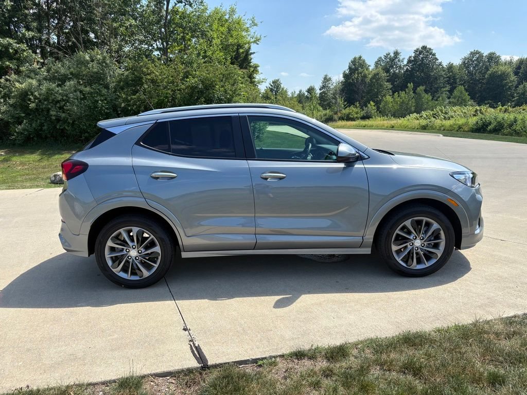 Used 2023 Buick Encore GX Select w/ Sport Touring Package FWD image 10
