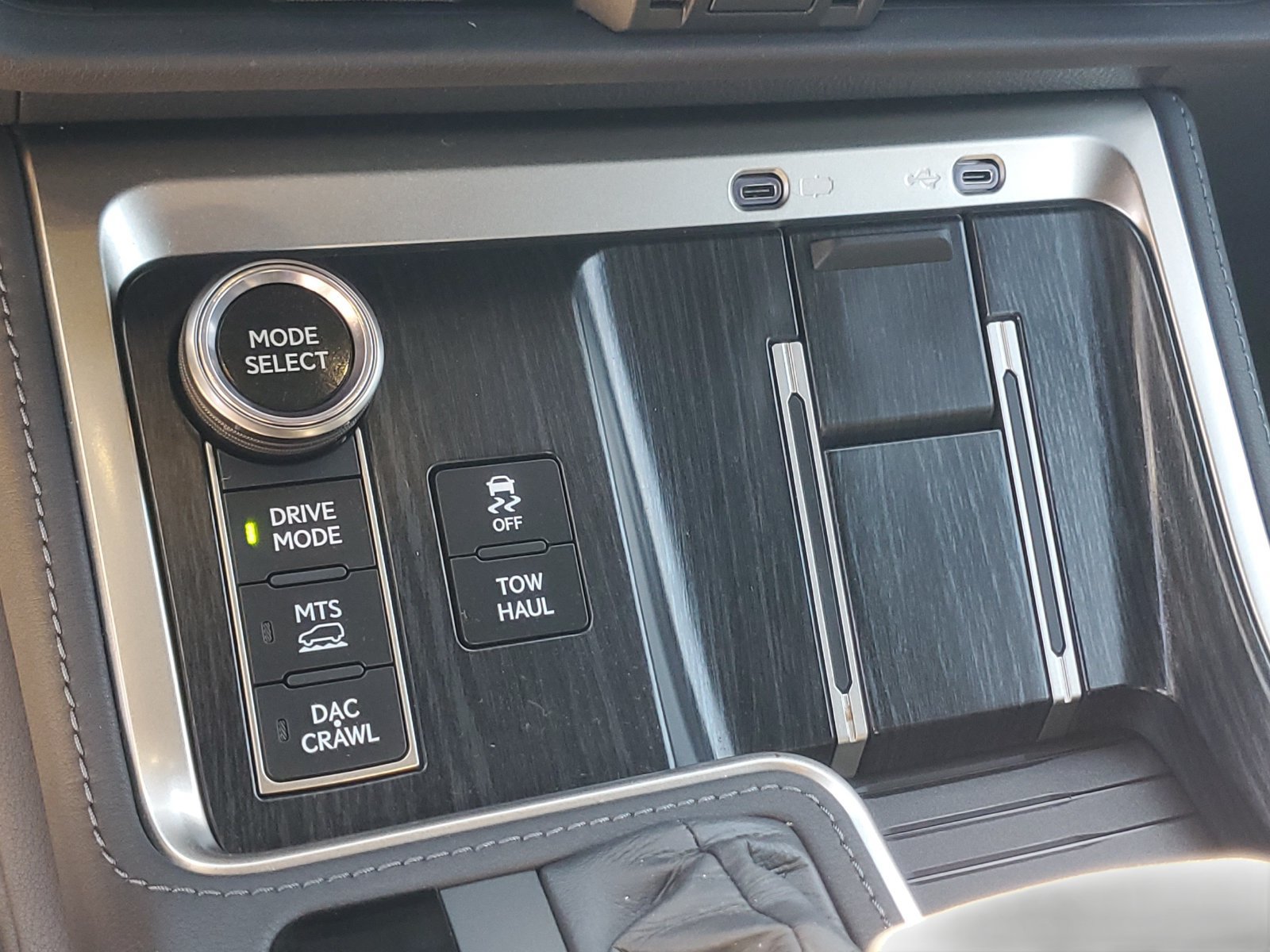Used 2026 Lexus GX 550 w/ Accessory Package (32) AWD/4WD image 30