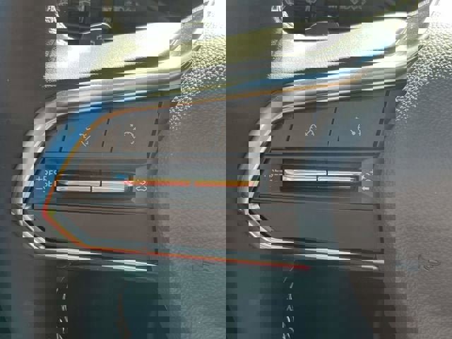 New 2025 Chevrolet Equinox EV LT image 32