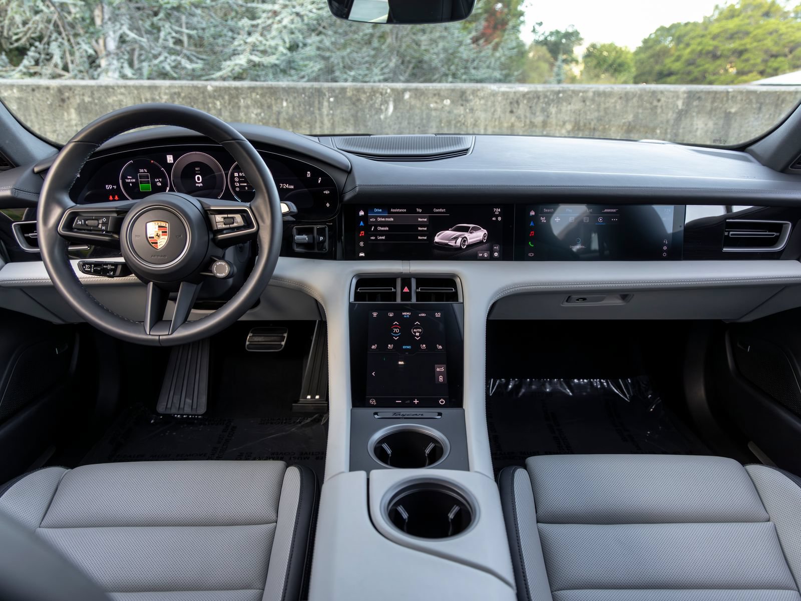 Certified 2025 Porsche Taycan AWD/4WD image 37