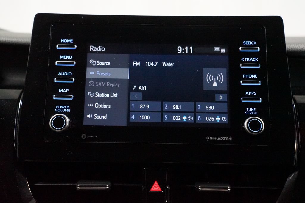 Used 2022 Toyota Camry SE FWD image 18
