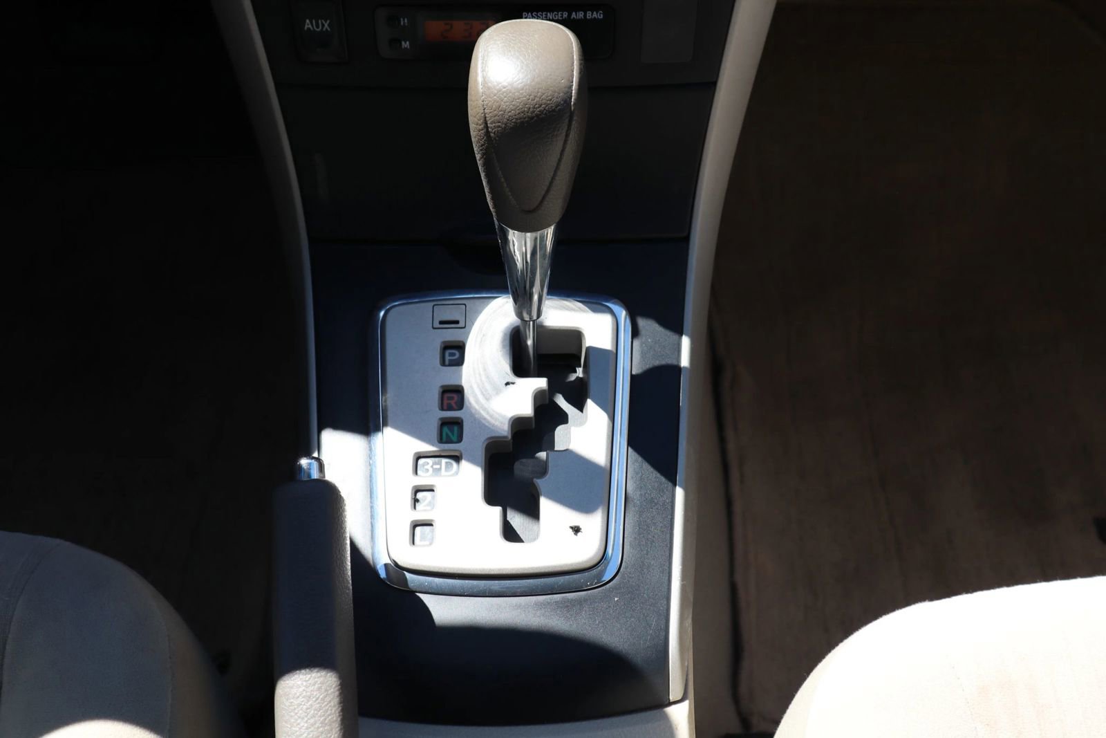 Used 2010 Toyota Corolla LE image 13