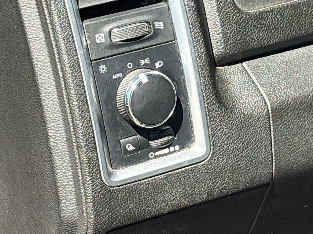 Used 2021 RAM 1500 Classic SLT image 10