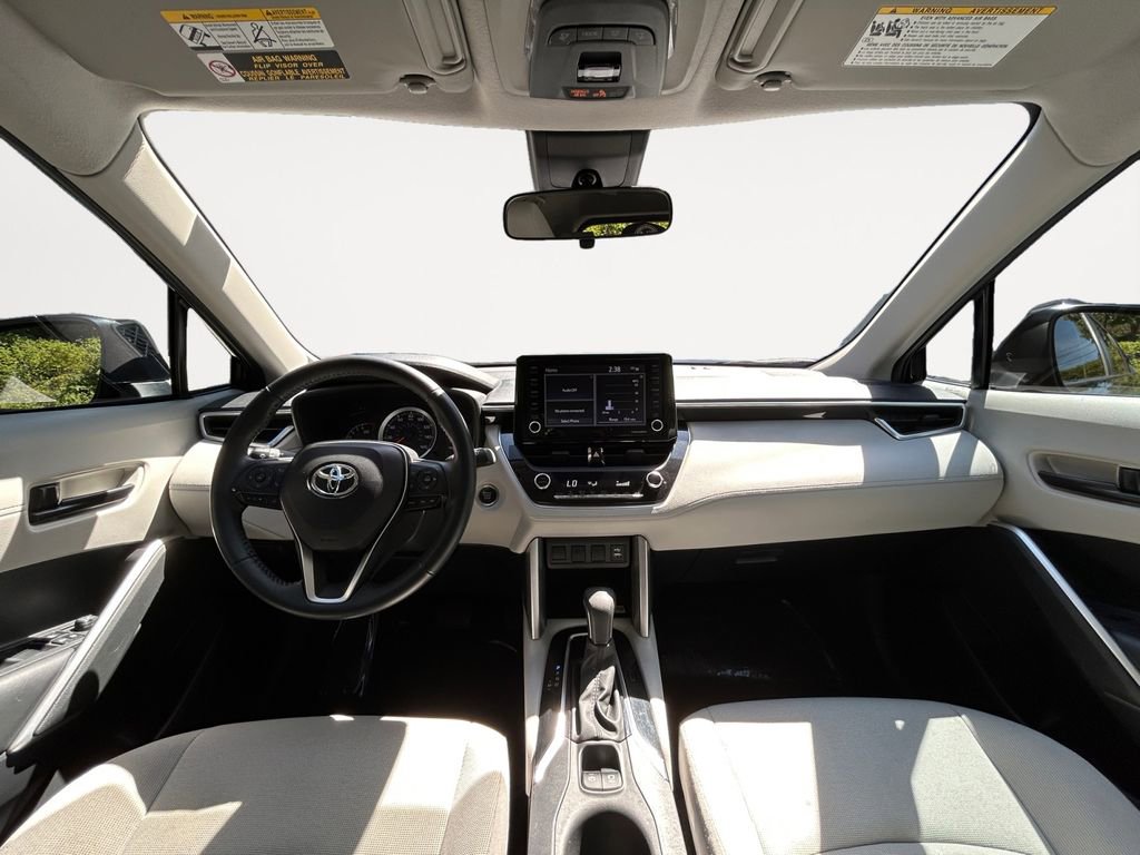 Used 2022 Toyota Corolla Cross LE AWD/4WD image 12