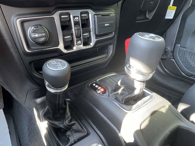 New 2027 Jeep Wrangler Unlimited Sahara AWD/4WD image 33