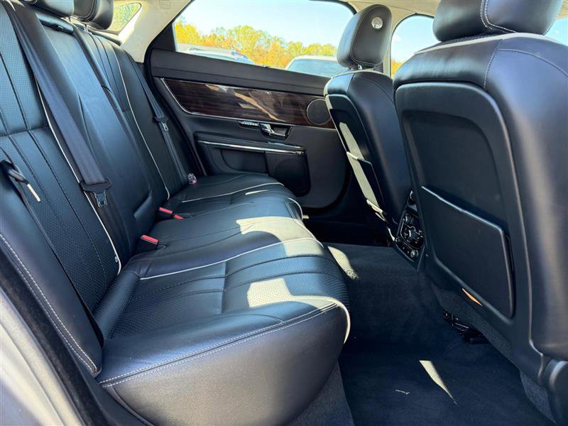 Used 2012 Jaguar XJ L image 17