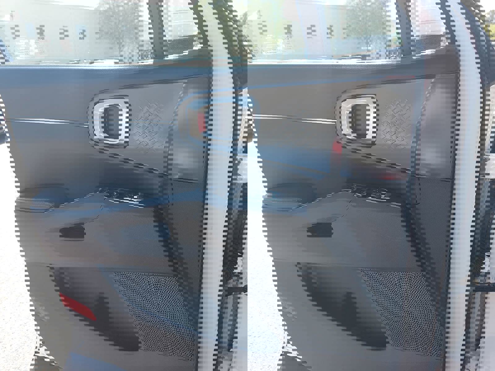 Used 2024 Kia Sorento S image 29