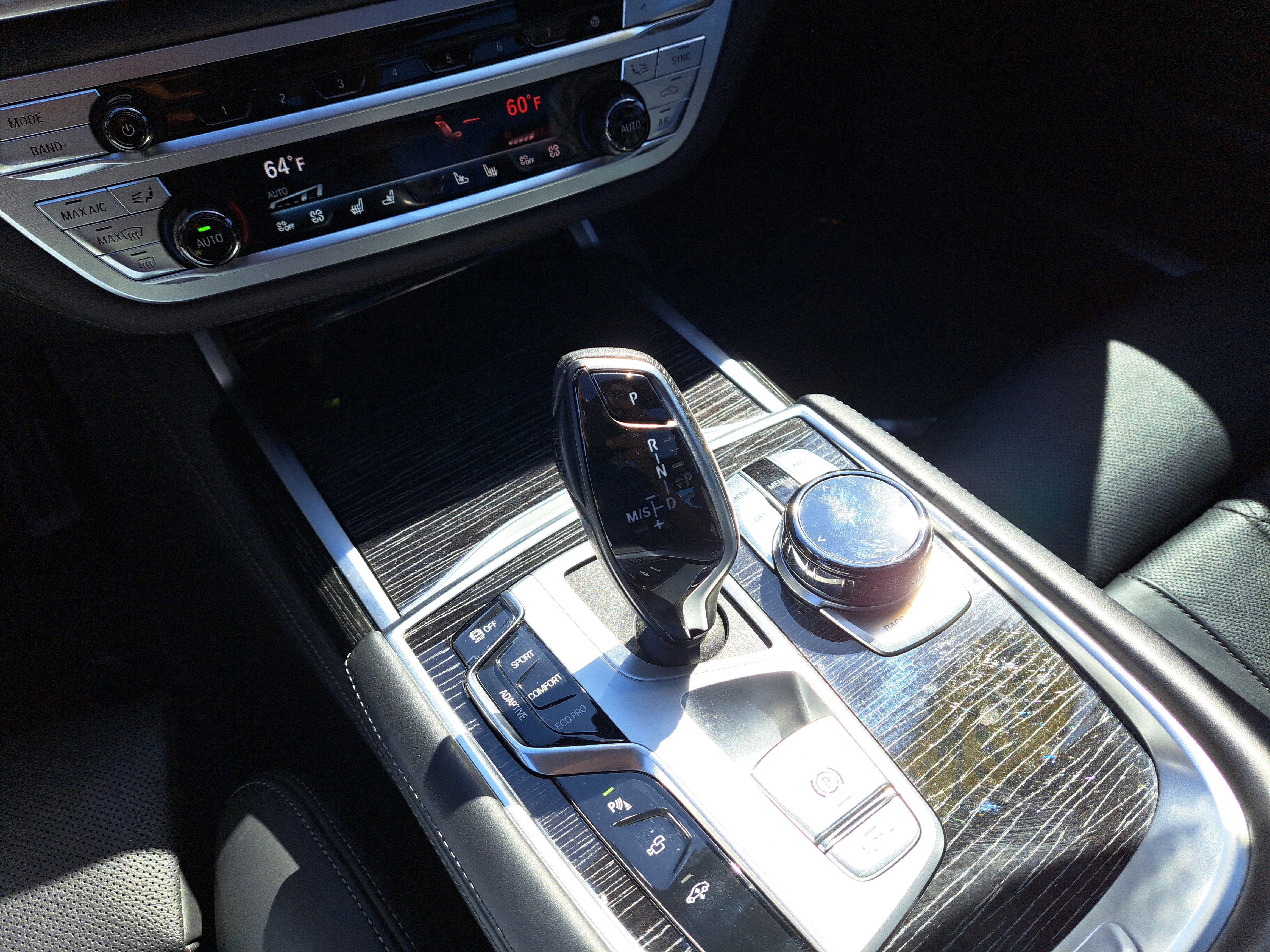 Used 2022 BMW 750i xDrive w/ Executive Package image 17