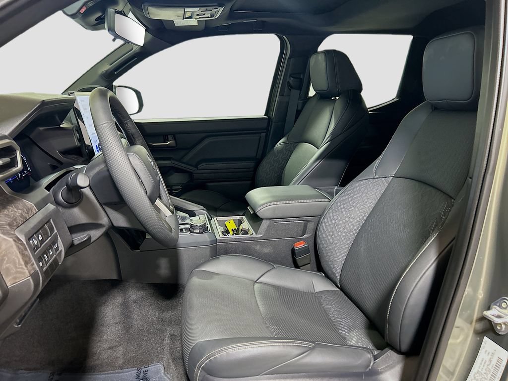 Used 2025 Toyota Tacoma Limited AWD/4WD image 18
