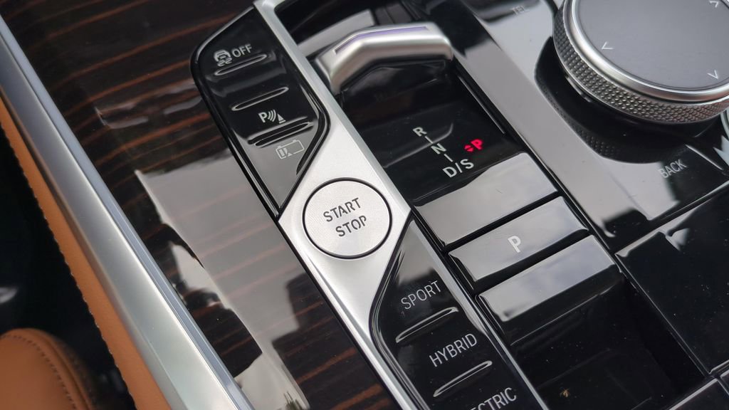 New 2026 BMW X5 xDrive50e image 36