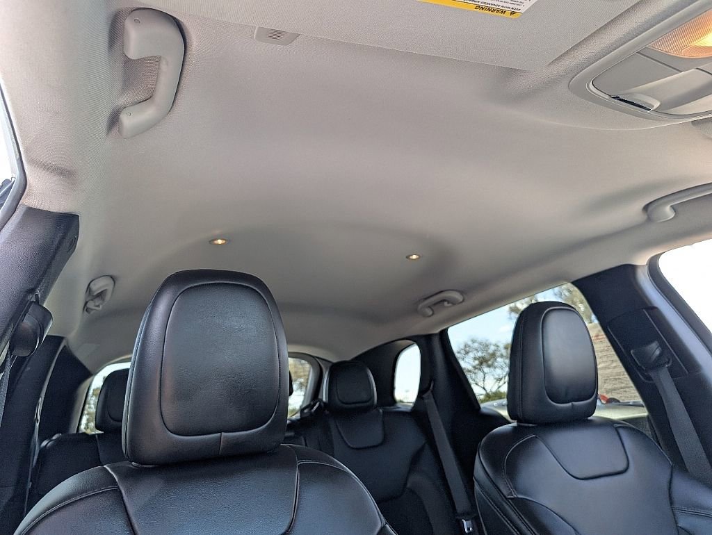 Used 2019 Jeep Cherokee Latitude Plus image 19