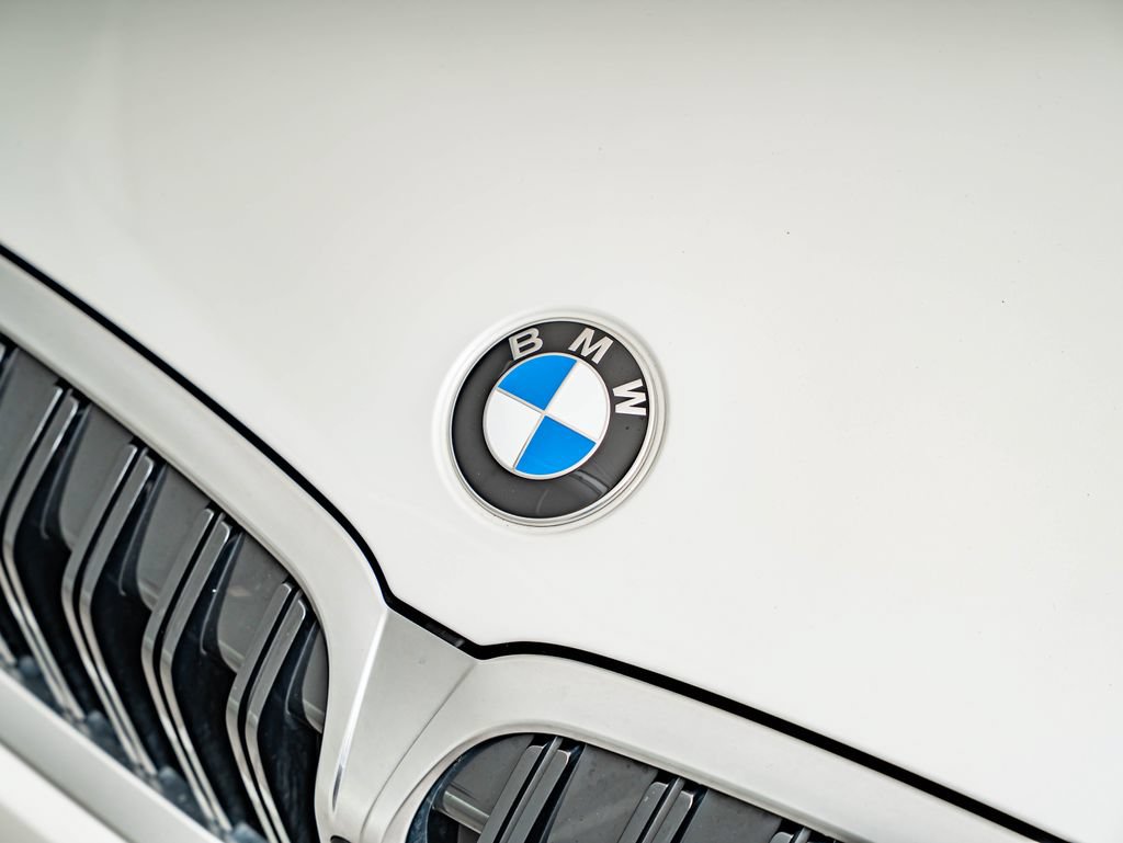 Certified 2025 BMW 330i xDrive Sedan w/ M Sport Package AWD/4WD image 12