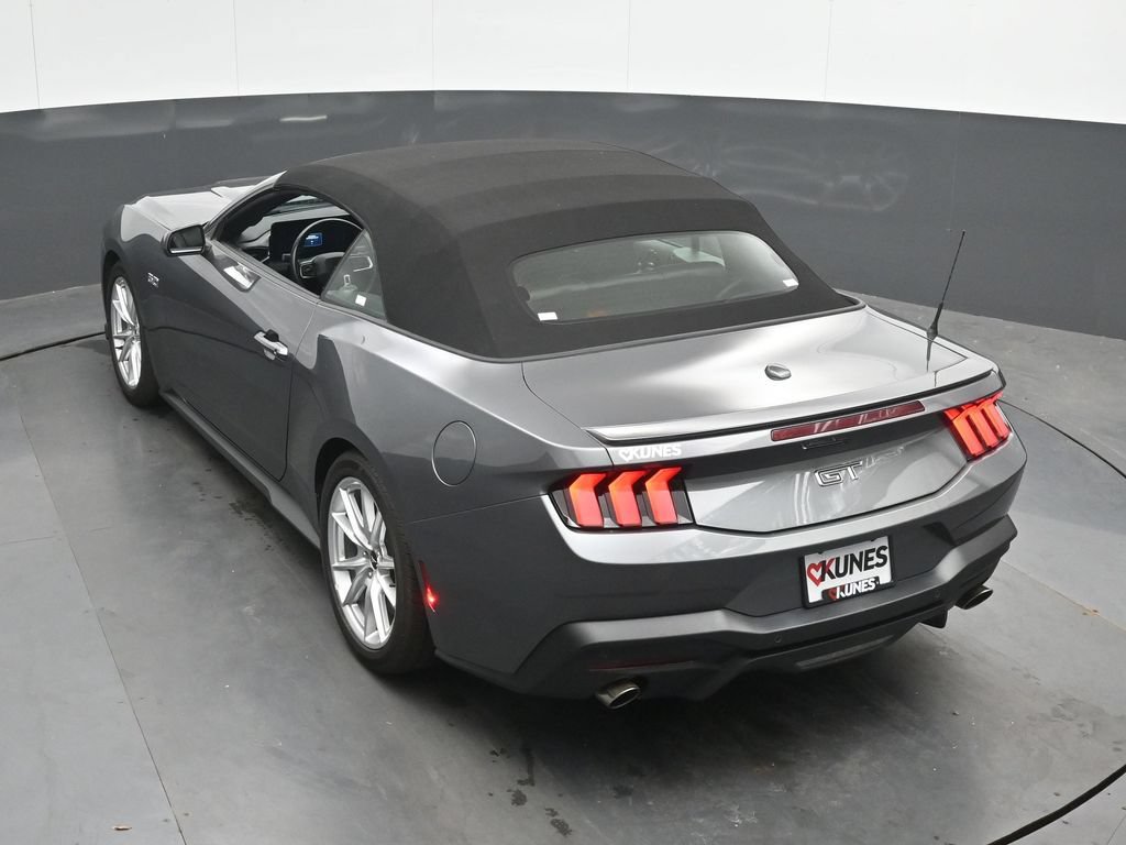 Used 2025 Ford Mustang GT Premium RWD image 39