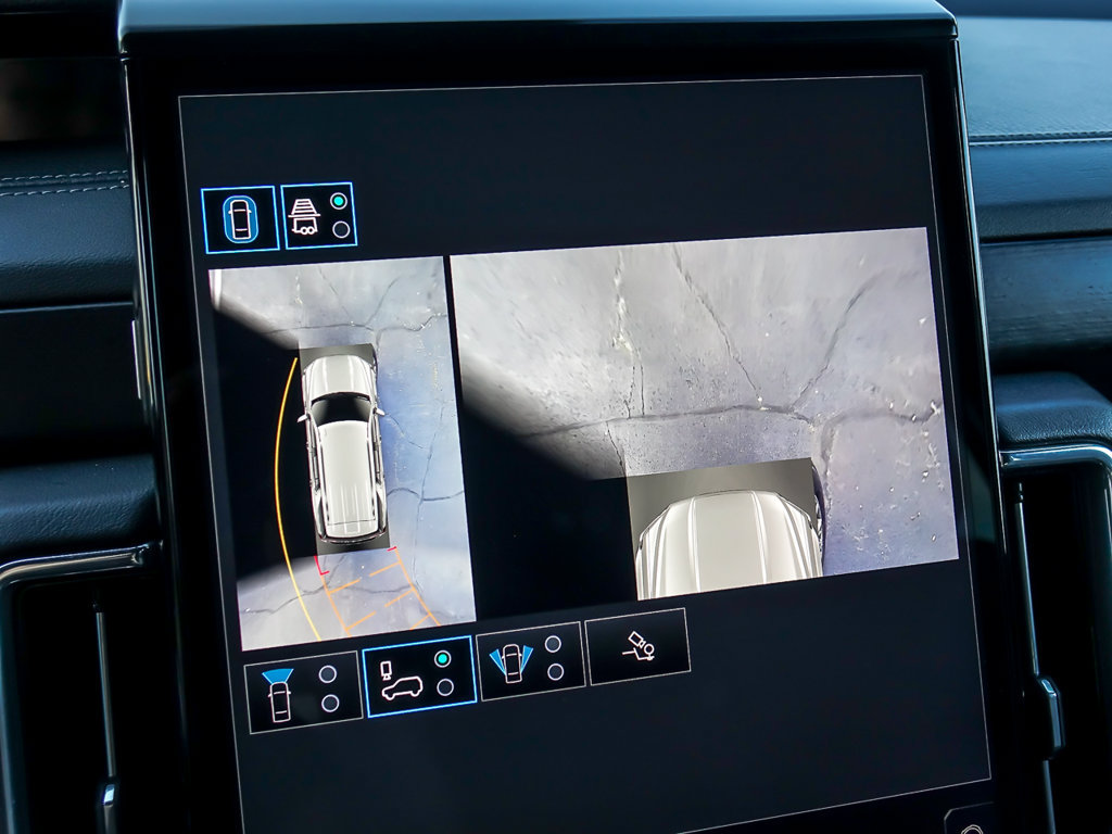 Certified 2025 GMC Yukon Denali AWD/4WD image 23