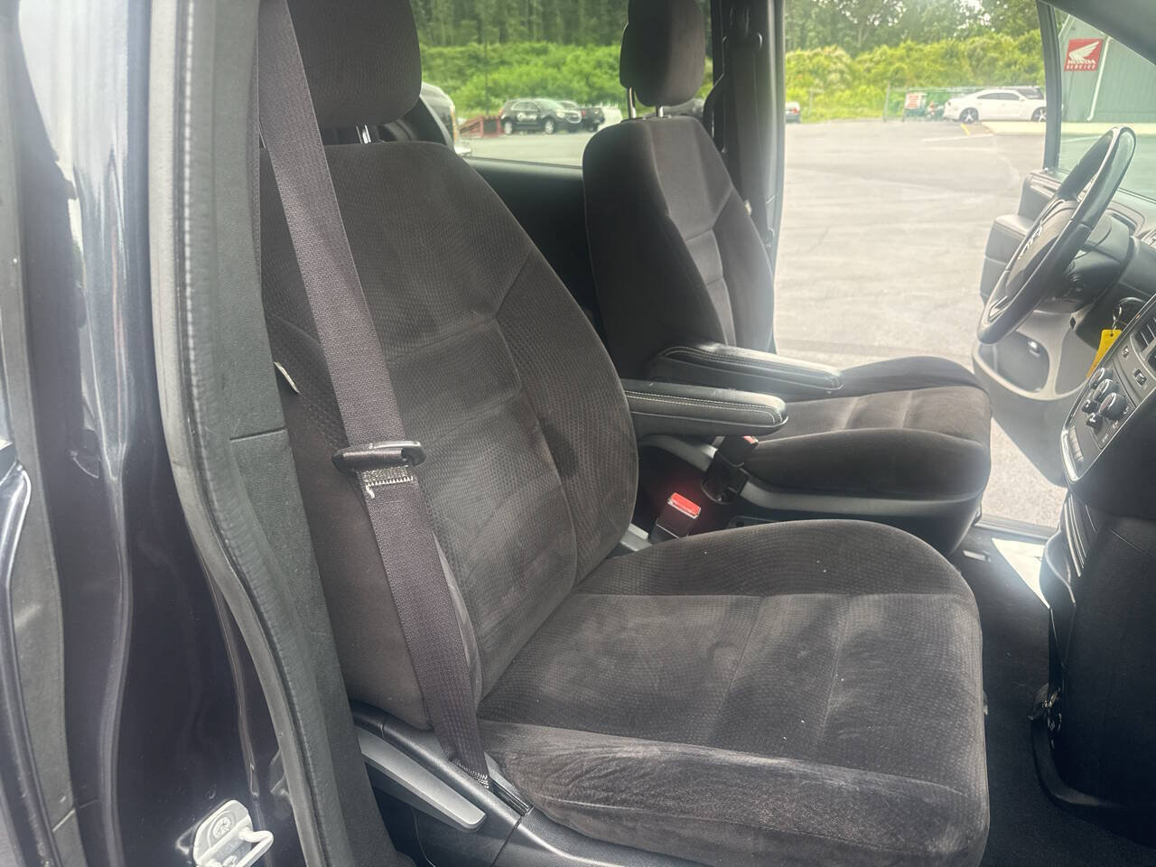 Used 2014 Dodge Grand Caravan SE FWD image 29