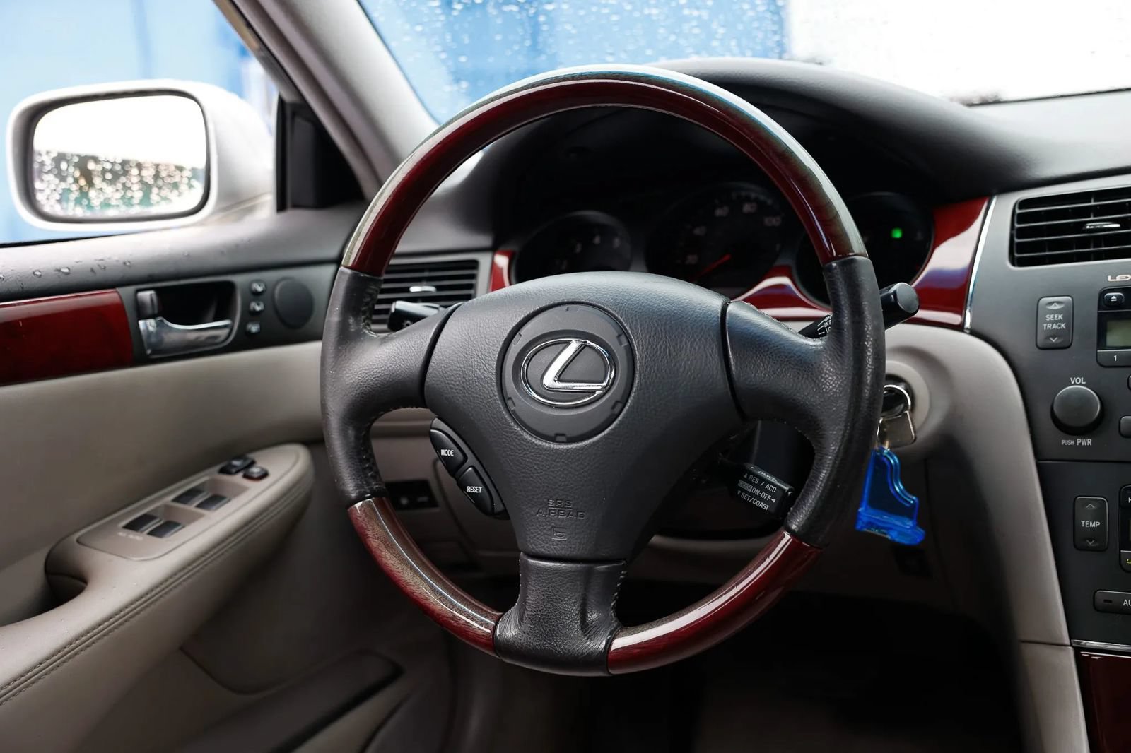 Used 2004 Lexus ES 330 w/ Premium Pkg FWD image 27