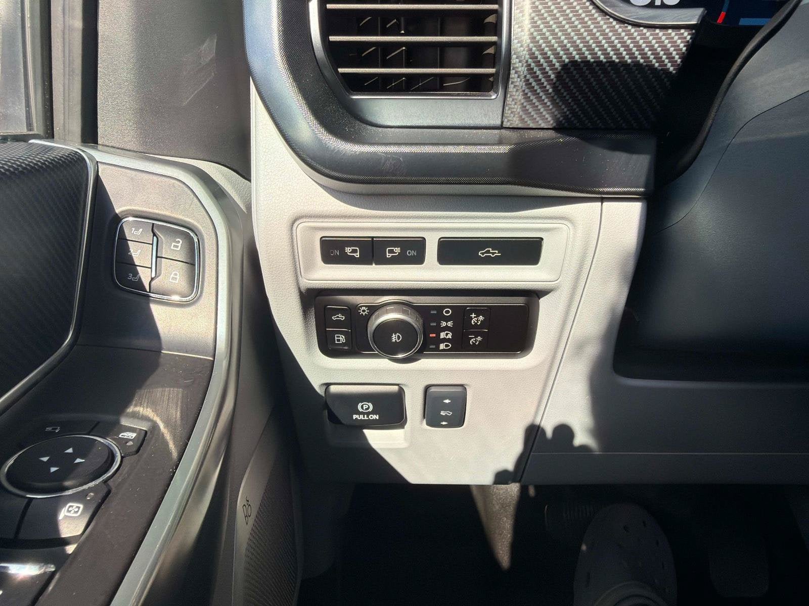 Used 2023 Ford F150 Limited AWD/4WD image 30