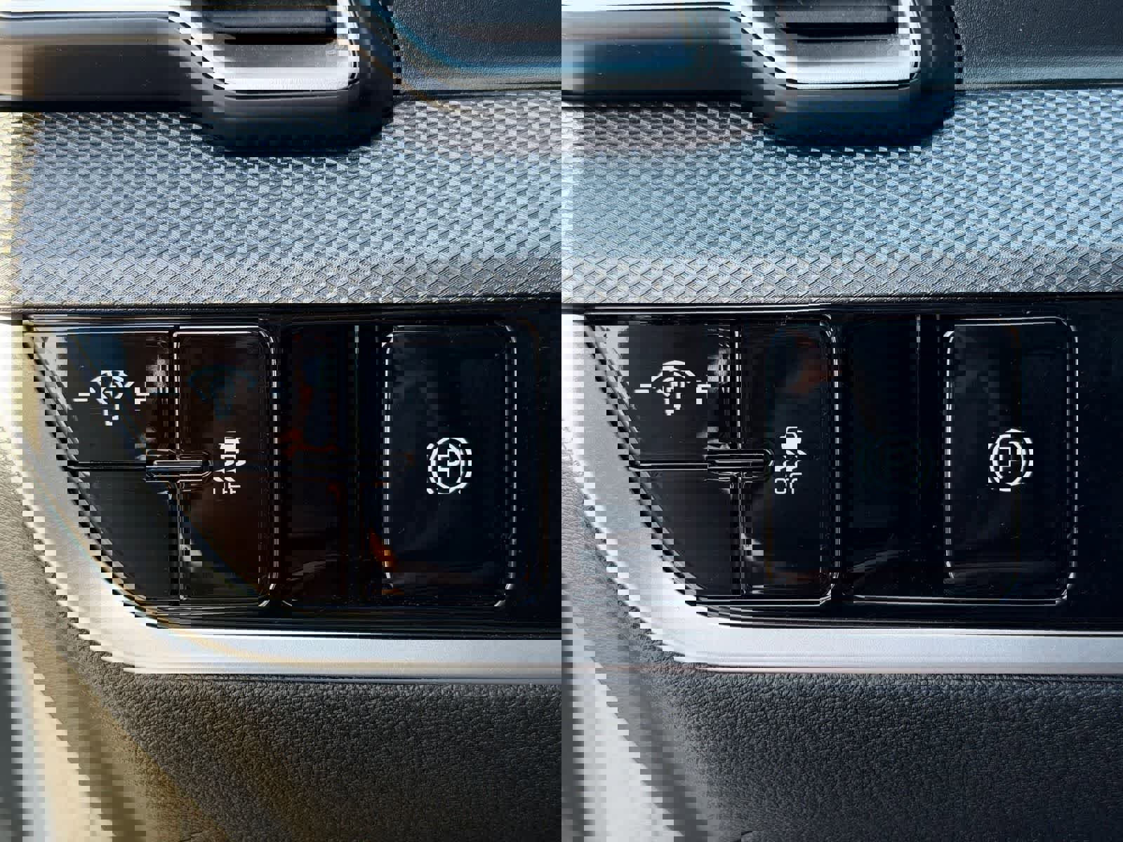 Used 2025 Kia Sportage LX image 15