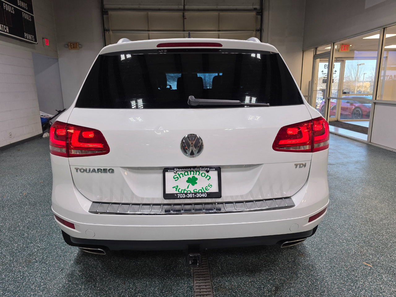 Used 2014 Volkswagen Touareg TDI image 8