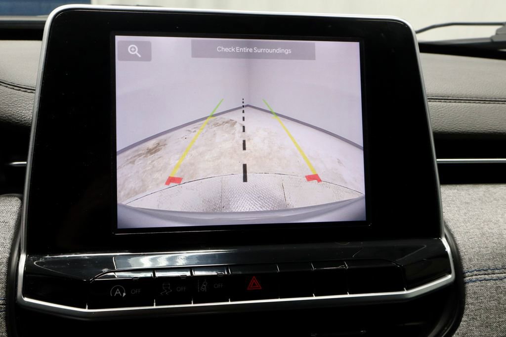 Used 2025 Jeep Compass Latitude image 2