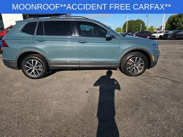 Used 2020 Volkswagen Tiguan SE w/ Panoramic Sunroof Package image 25