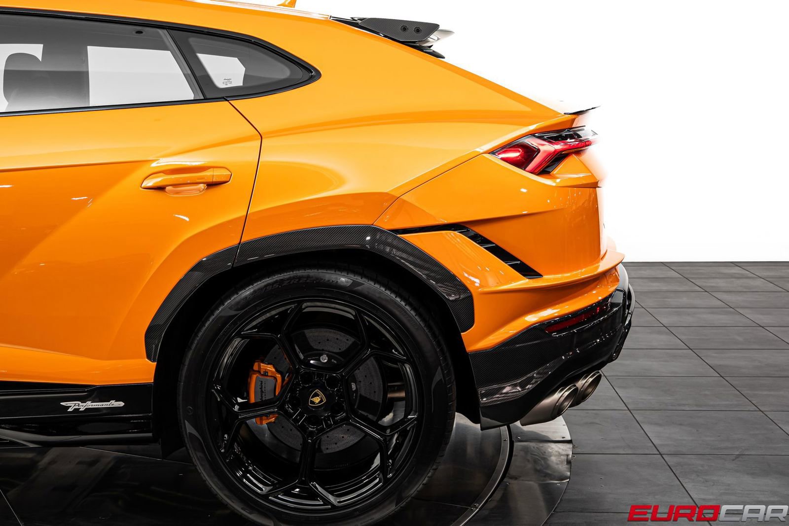 Used 2024 Lamborghini Urus Performante AWD/4WD image 17