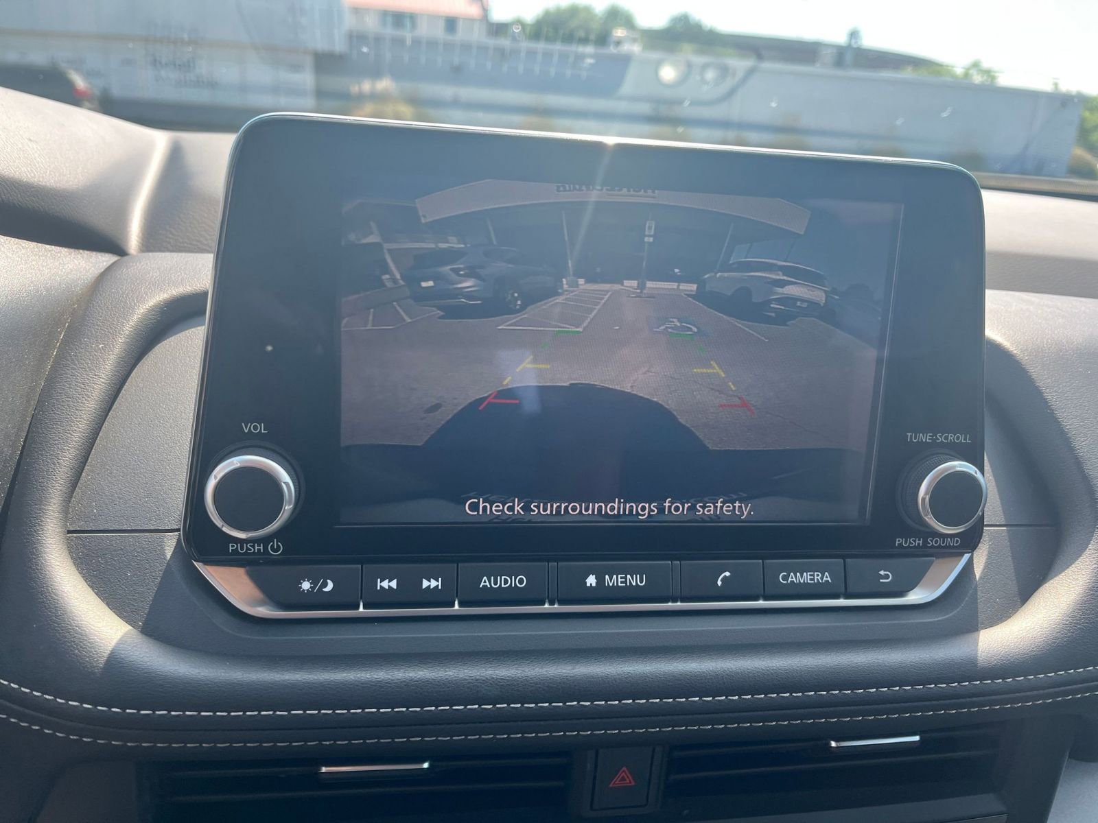 Used 2025 Nissan Rogue SV FWD image 25