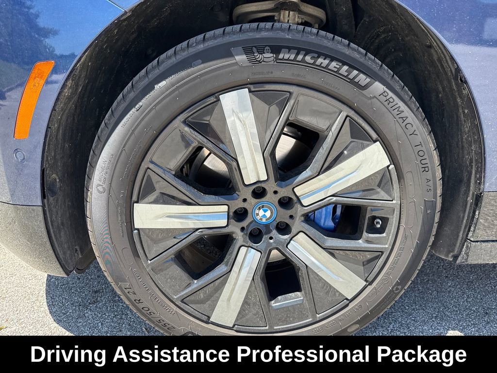 Used 2024 BMW iX xDrive50 w/ Premium Package AWD/4WD image 11