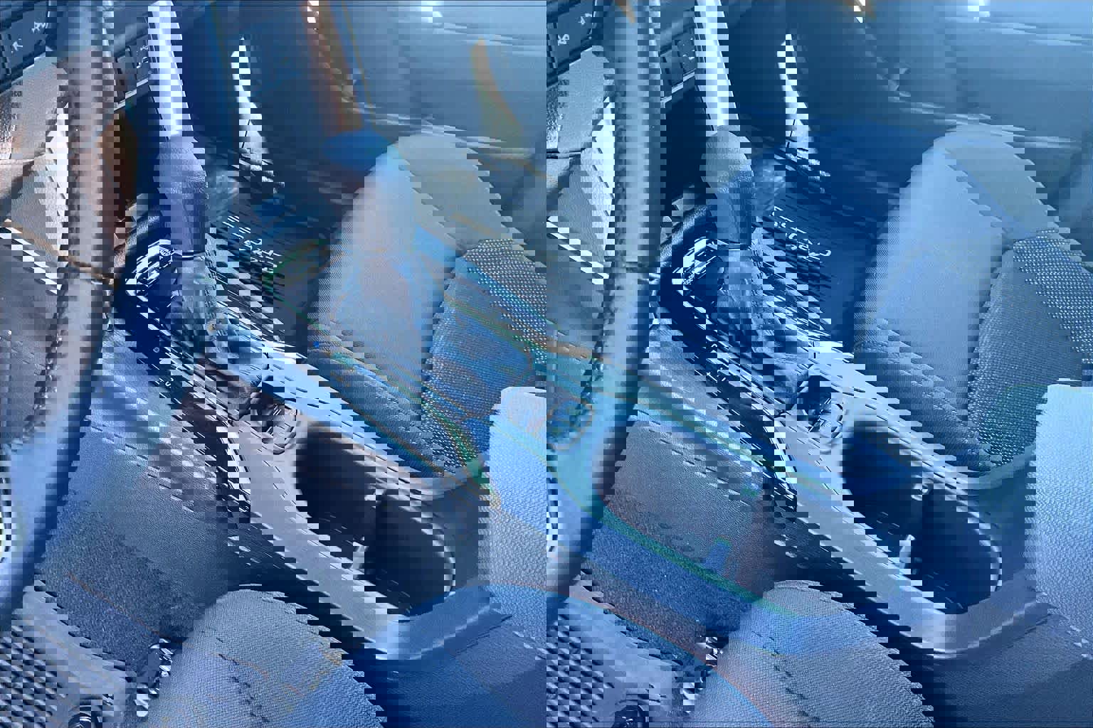 Used 2024 Toyota Corolla Cross SE image 17