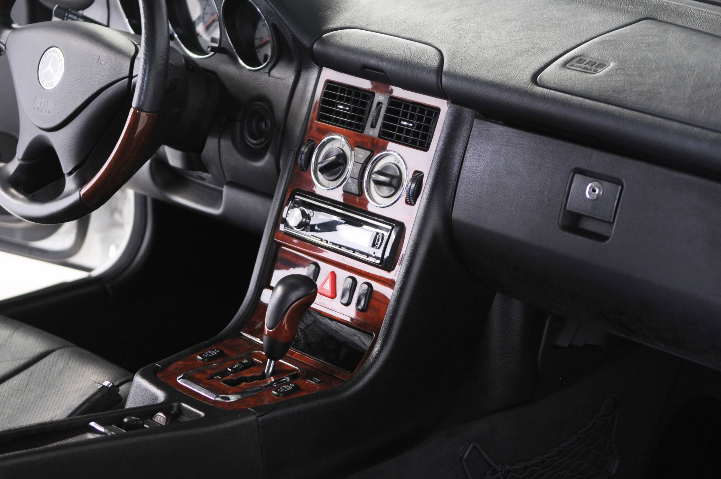 Used 2002 Mercedes-Benz SLK 320 image 18